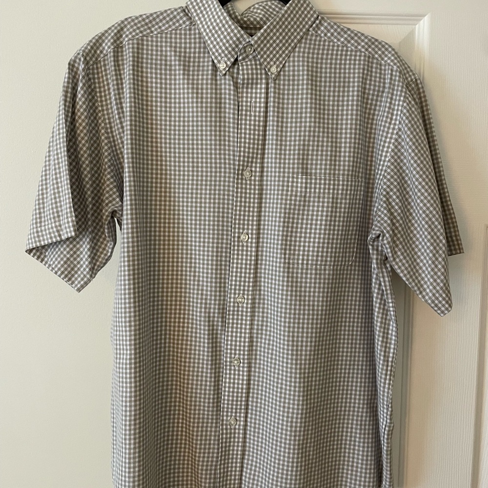 Roundtree and Yorke button down